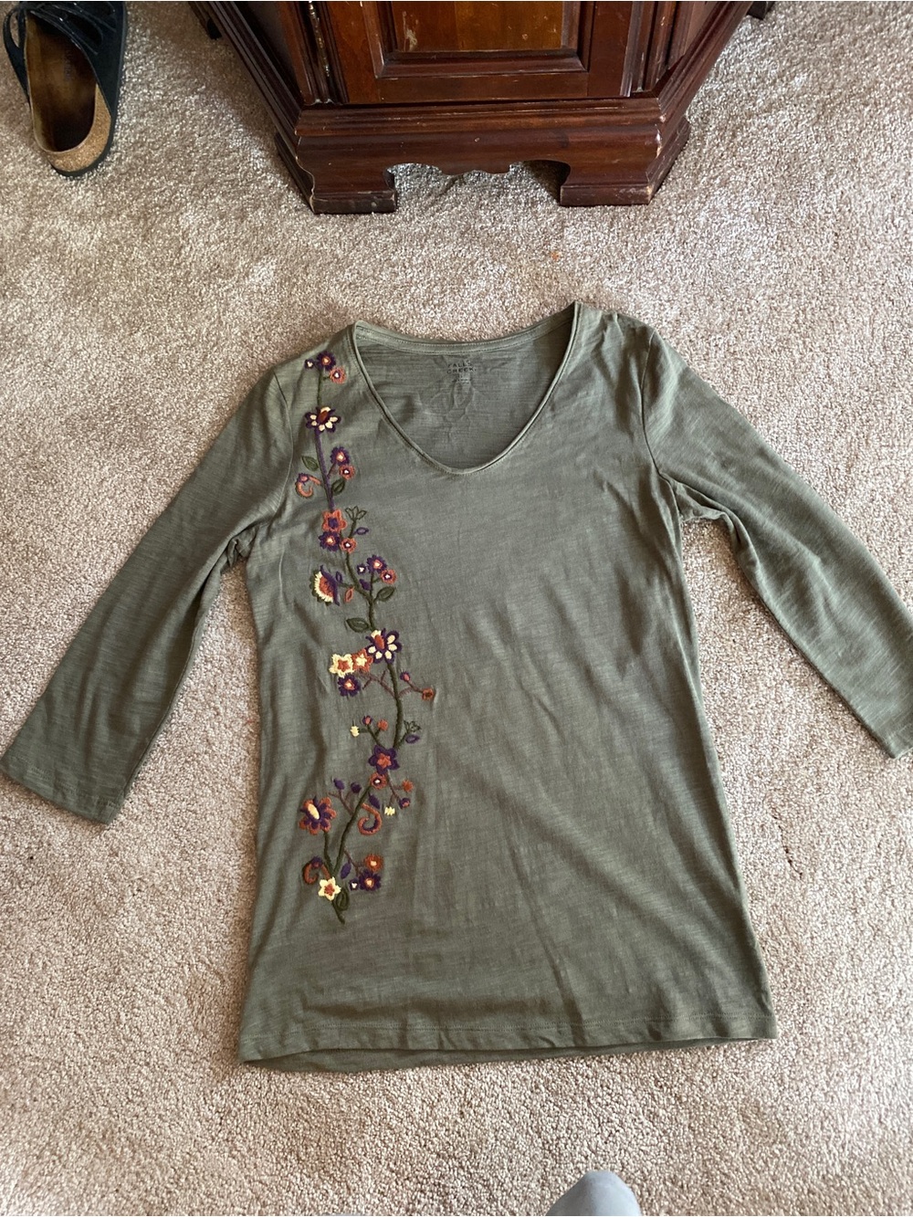 Falls Creek Small Olive Green Embroidered Floral V-Neck Top